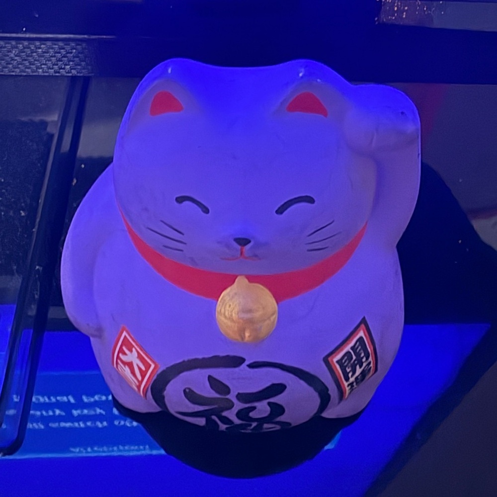 Purple Lucky Cat Figurine - Picture 2 of 4